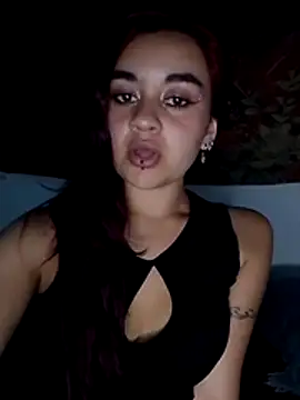 Snapshot of Lucy_allen1 chatting on 03.04.26 Lucy allen1 online show from 03.04.26