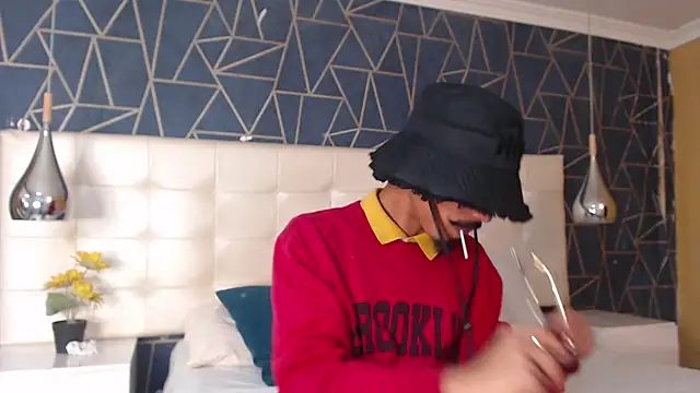 Snapshot of NoaahTylor chatting on 02.15.26 NoaahTylor online show from 02.15.26