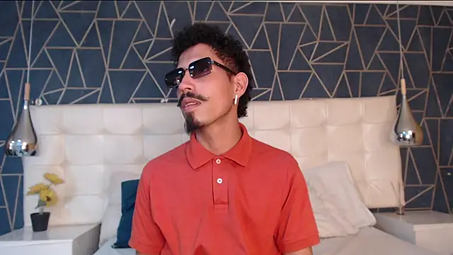 Snapshot of NoaahTylor chatting on 02.16.26 NoaahTylor online show from 02.16.26