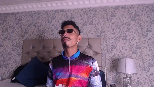 Snapshot of NoaahTylor chatting on 02.21.26 NoaahTylor online show from 02.21.26