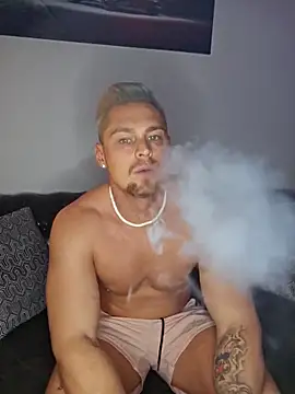 Snapshot of EddyRise- chatting on 02.12.26 EddyRise- online show from 02.12.26