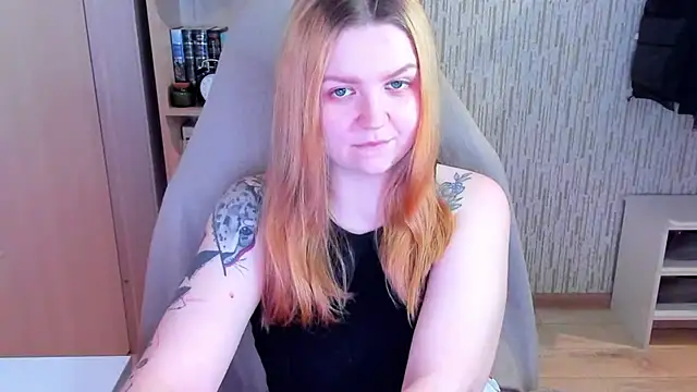 Snapshot of AnitaXVine chatting on 02.18.26 AnitaXVine online show from 02.18.26