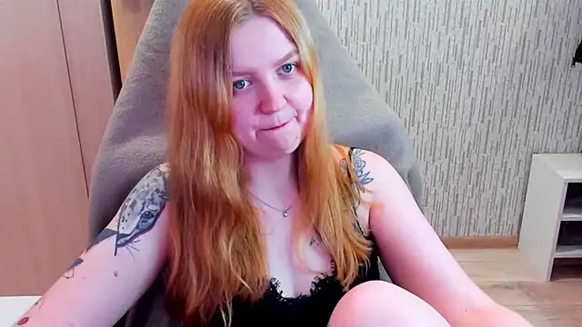 Snapshot of AnitaXVine chatting on 05.17.26 AnitaXVine online show from 05.17.26