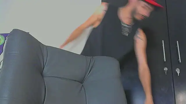 LovexJuxn8 online show from 02.16.26