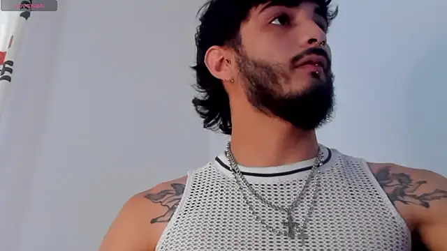 LovexJuxn8 online show from 02.19.26