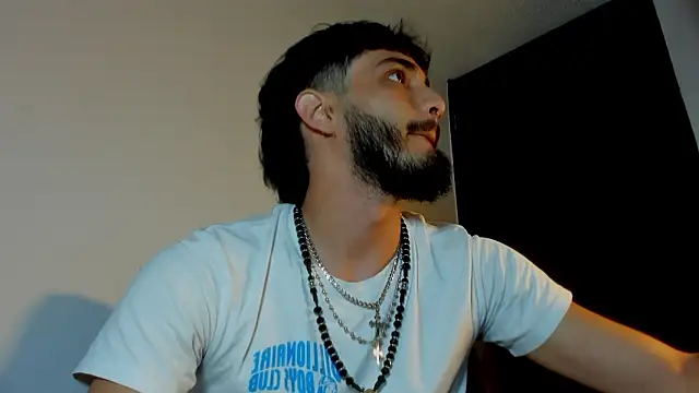 LovexJuxn8 online show from 02.25.26