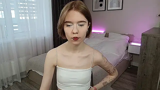Snapshot of MyBabyLana chatting on 04.28.26 MyBabyLana online show from 04.28.26