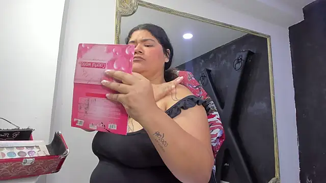 Snapshot of DarkReed chatting on 02.15.26 DarkReed online show from 02.15.26