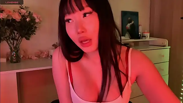 Snapshot of whispersofdarsy chatting on 02.18.26 whispersofdarsy online show from 02.18.26