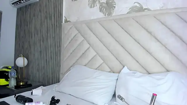 SarahRizof online show from 03.28.26