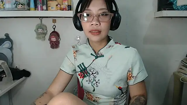 GloryKulikowski online show from 02.19.26