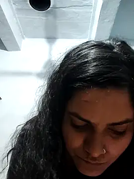 Anushka Singh0 online show from 04.13.26