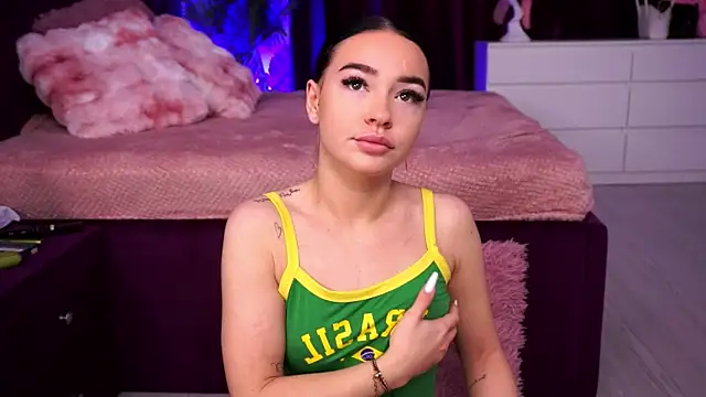 SashaLorrenz online show from 04.21.26