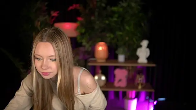 Snapshot of SweetDaisy_me chatting on 02.15.26 SweetDaisy me online show from 02.15.26