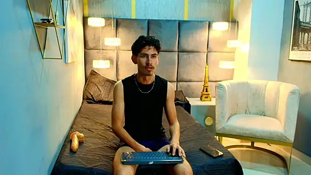 skinny jean  online show from 04.13.26