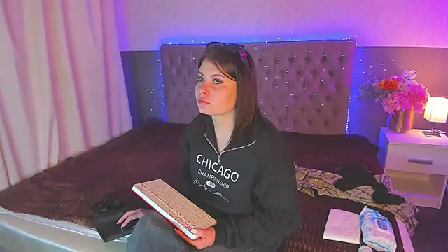 AmandaHoppe online show from 03.30.26