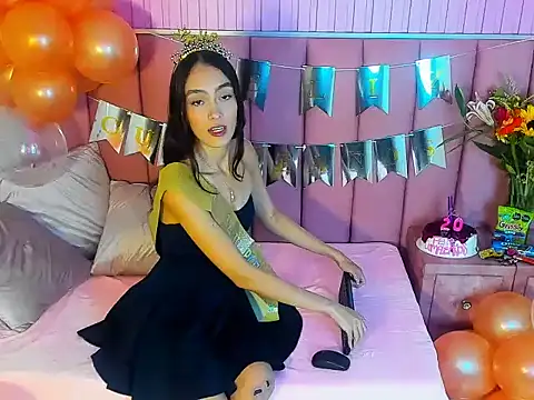 LolaWhite online show from 03.15.26