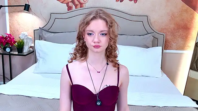 ElfieWhite online show from 03.18.26