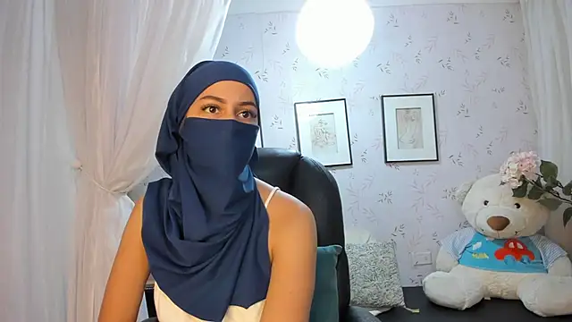 Snapshot of Aitana_zaid chatting on 02.27.26 Aitana zaid online show from 02.27.26