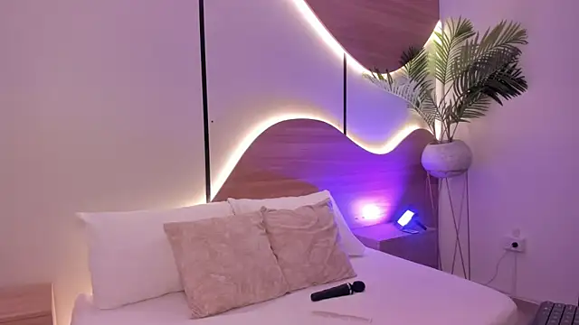 Snapshot of ariadna_boneville chatting on 05.31.26 ariadna boneville online show from 05.31.26