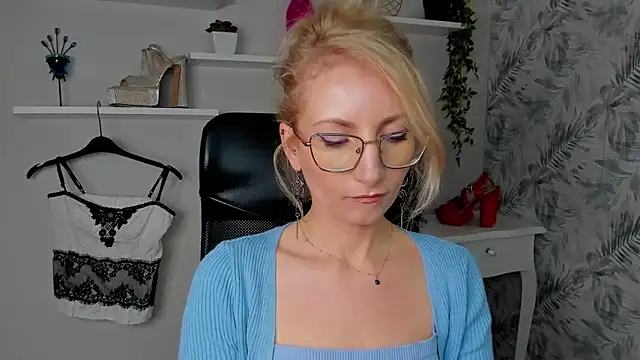 CinderellaMoon online show from 03.26.26