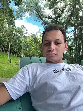 Snapshot of Enzogabrielll0501 chatting on 02.13.26 Enzogabrielll0501 online show from 02.13.26