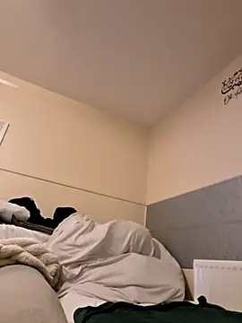 Snapshot of OnstagePortion chatting on 02.13.26 OnstagePortion online show from 02.13.26