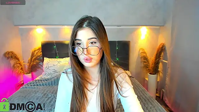 Emily Lews online show from 03.21.26