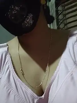 Snapshot of tanisha-me chatting on 02.18.26 tanisha-me online show from 02.18.26