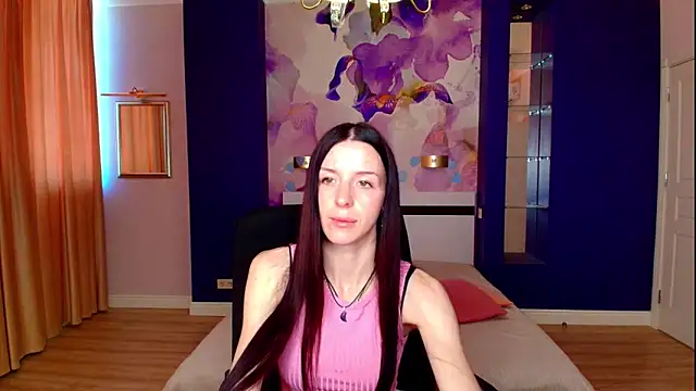 NoirDiva online show from 05.07.26
