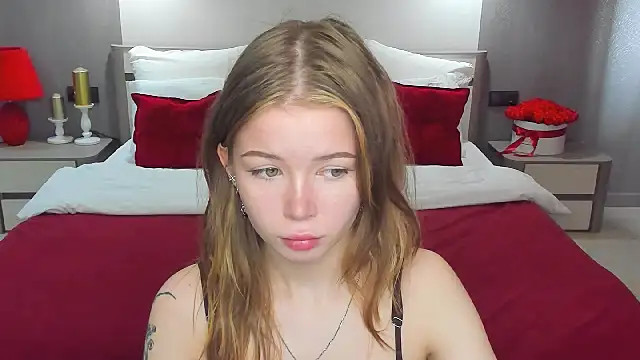 Snapshot of Violetta__Dreams chatting on 06.08.26 Violetta Dreams online show from 06.08.26