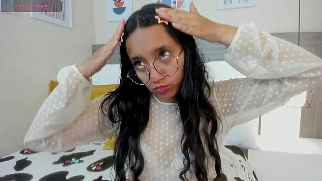 Snapshot of Emilyblussh chatting on 02.28.26 Emilyblussh online show from 02.28.26