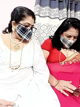 Snapshot of Kannadasexywifes chatting on 06.13.26 Kannadasexywifes online show from 06.13.26