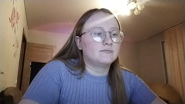 AnikaLipps online show from 04.13.26