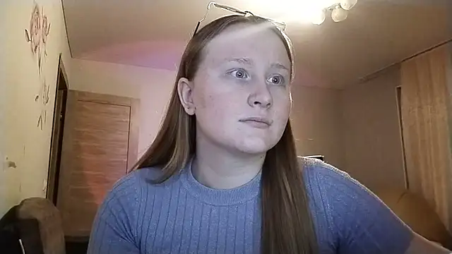 AnikaLipps online show from 04.14.26