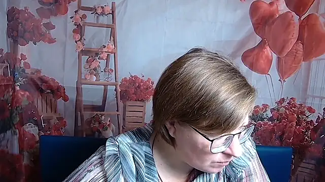 Snapshot of RadaChudna chatting on 02.18.26 RadaChudna online show from 02.18.26