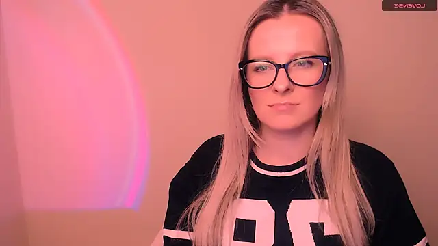 AnnePeach online show from 02.16.26