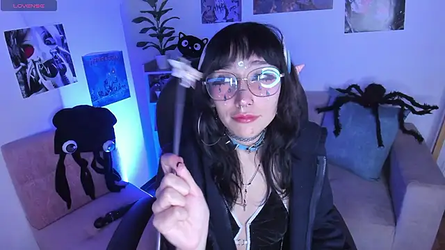 Snapshot of Hoshi_Miuu chatting on 02.18.26 Hoshi Miuu online show from 02.18.26