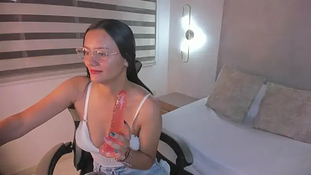 Snapshot of jade_callen chatting on 05.28.26 jade callen online show from 05.28.26