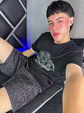 Snapshot of Lucian-greyy chatting on 02.21.26 Lucian-greyy online show from 02.21.26