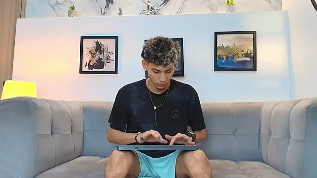 YOUNG BOYS HELL online show from 04.18.26