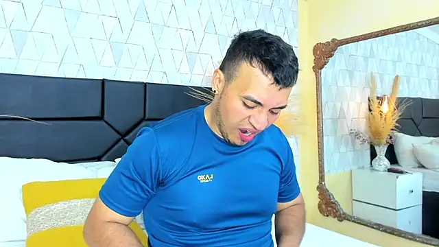 Snapshot of AronGarcia chatting on 02.21.26 AronGarcia online show from 02.21.26