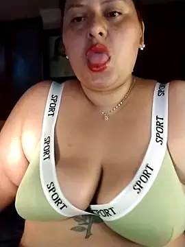 Snapshot of chanelxoxo18 chatting on 03.20.26 chanelxoxo18 online show from 03.20.26