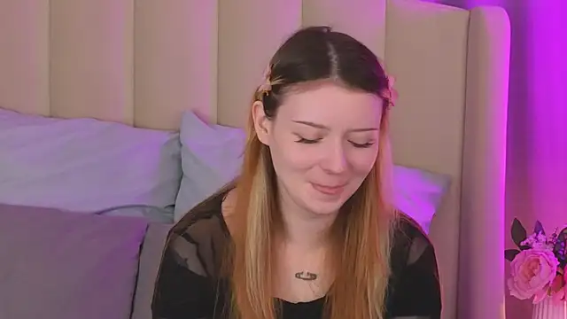 Snapshot of AlyssFrost chatting on 06.30.26 AlyssFrost online show from 06.30.26