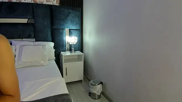 PerlaRogerss  online show from 04.06.26