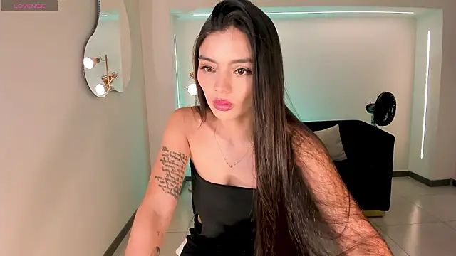 Snapshot of JulietteMoreau chatting on 03.01.26 JulietteMoreau online show from 03.01.26