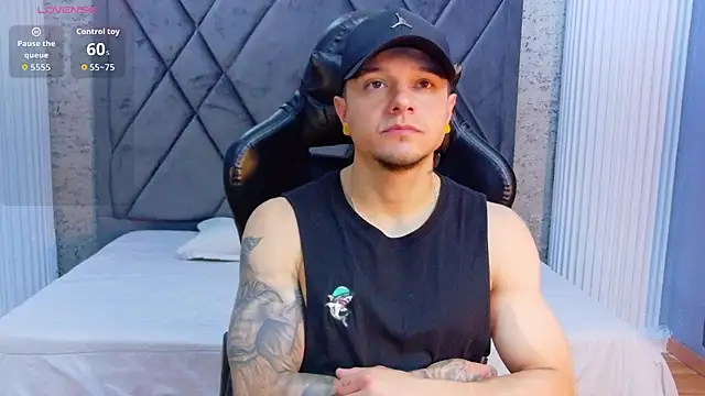 Snapshot of TYSONRICH1 chatting on 03.02.26 TYSONRICH1 online show from 03.02.26