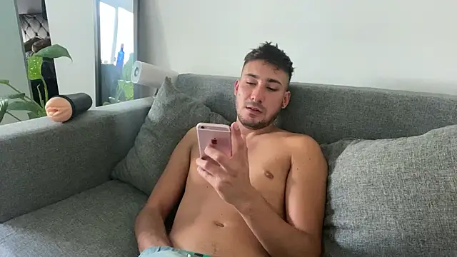 Snapshot of Heytincho chatting on 03.01.26 Heytincho online show from 03.01.26