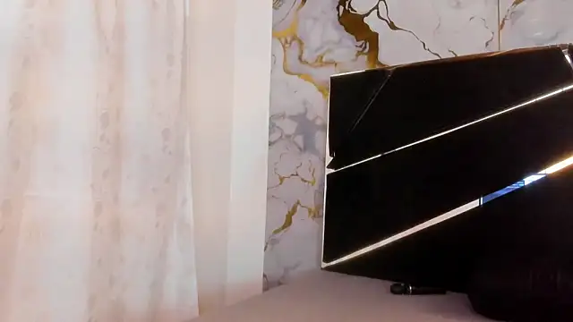 Snapshot of Couple_In_Heat chatting on 02.27.26 Couple In Heat online show from 02.27.26