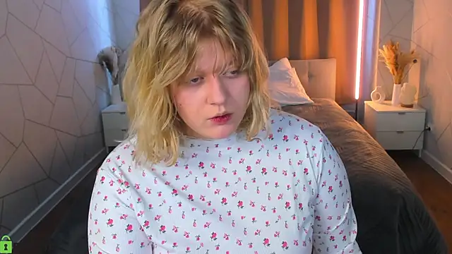 luna c0ra online show from 04.18.26